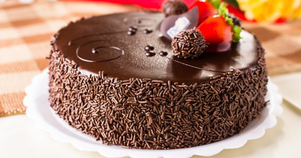 バレンタインに５号の大きなチョコレートケーキ
