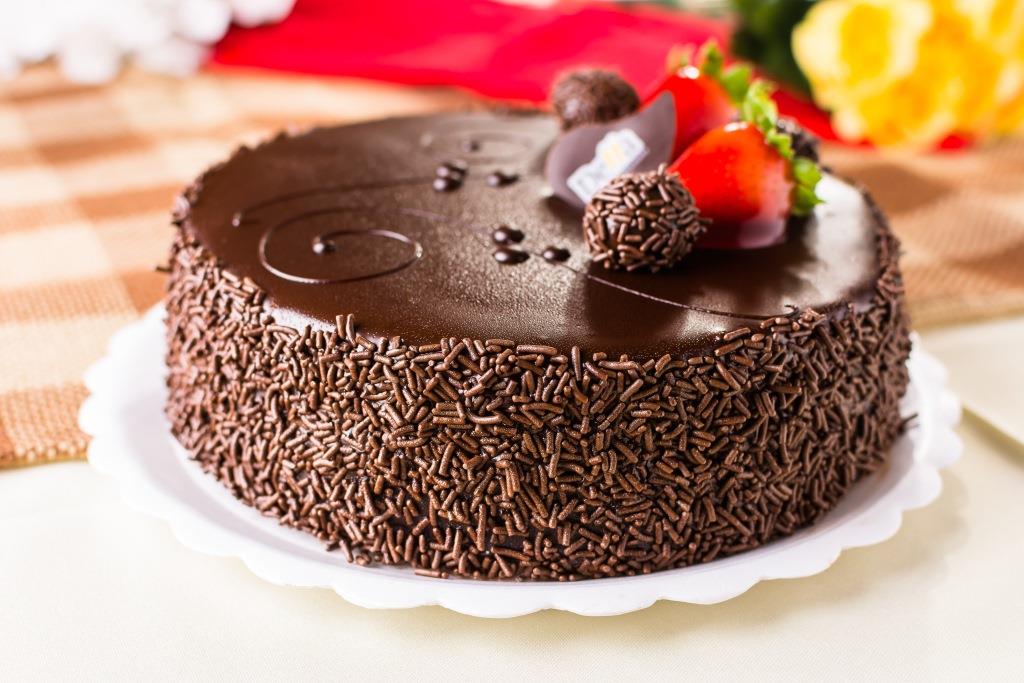 バレンタインに５号の大きなチョコレートケーキ