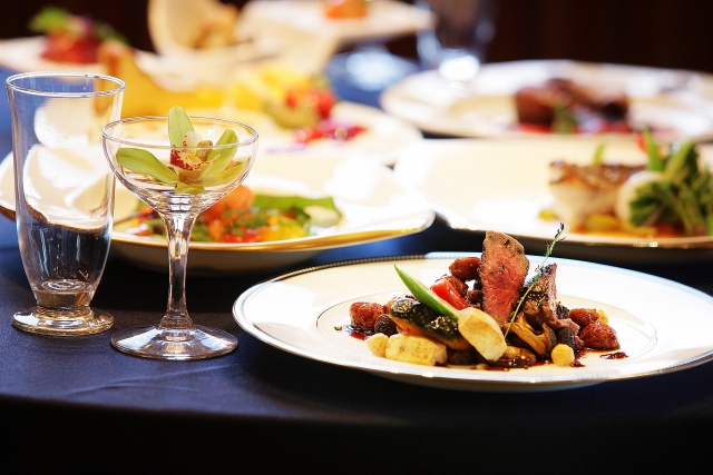 フレンチレストランでのコース料理